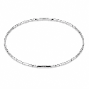 Brazalete fino de acero inoxidable con diseño minimalista y acabado brillante COLOR PLATA