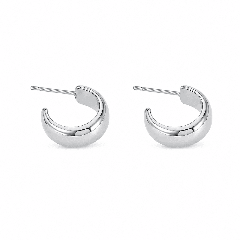 Pendientes tipo aro con diseño minimalista y acabado brillante premium