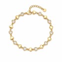 Pulsera de corazones con acabado brillante premium y detalles luminosos que aportan un estilo elegante, femenino y sofisticado.