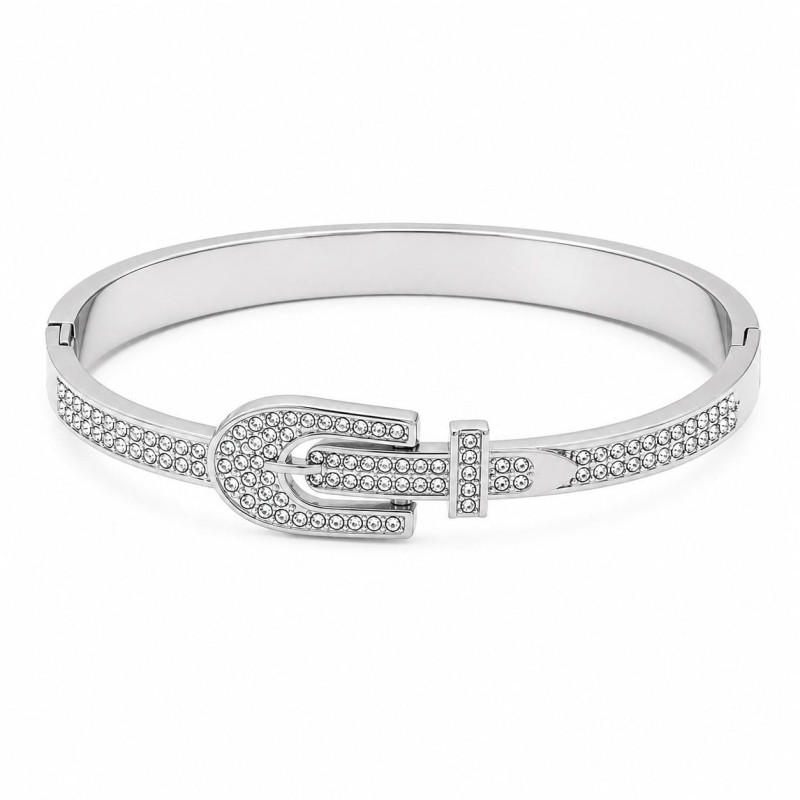 Brazalete rígido de diseño elegante con detalle central tipo hebilla y acabado premium.