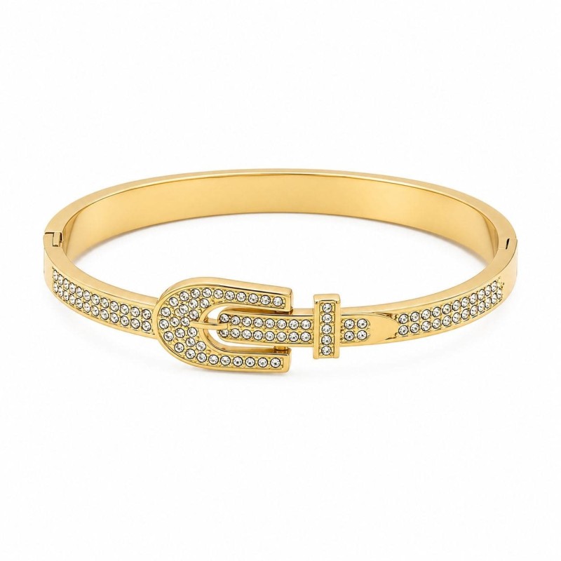 Brazalete rígido de diseño elegante con detalle central tipo hebilla y acabado premium.