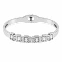 Pulsera rígida con circonitas rectangulares de acabado brillante que aportan un estilo elegante, moderno y sofisticado.