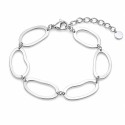 Pulsera de diseño orgánico inspirada en la belleza de las formas fluidas y naturales.