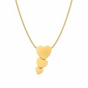 Collar elegante de inspiración romántica compuesto por tres corazones superpuestos en cascada.