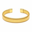 Brazalete minimalista de líneas finas y diseño elegante, ideal para quienes buscan un accesorio delicado y moderno color dorado