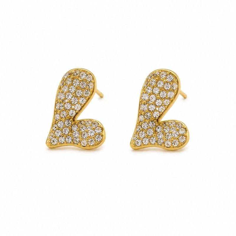 Pendientes en forma de corazón con pavé de circonitas que aportan un brillo sofisticado y elegante.