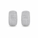 Pendientes de diseño sofisticado con acabado pavé de circonitas que aportan un brillo elegante y refinado.