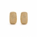 Pendientes de diseño sofisticado con acabado pavé de circonitas que aportan un brillo elegante y refinado.