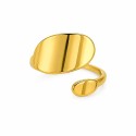 Anillo de diseño minimalista y contemporáneo que destaca por el elegante contraste entre sus dos formas ovaladas.