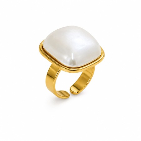 Anillo de diseño elegante y contemporáneo que destaca por su espectacular pieza central de nácar blanco de gran tamaño.